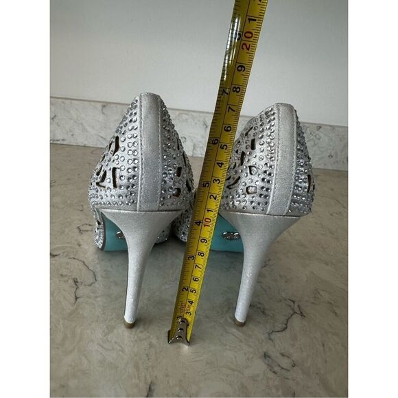 Blue by Betsey Johnson Elsa Evening Pumps Silver Bridal Bling Sz 9 - Picture 10 of 12